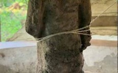Se descubre escultura de piedra caliza en la zona arqueológica de Oxkintok, Yucatán