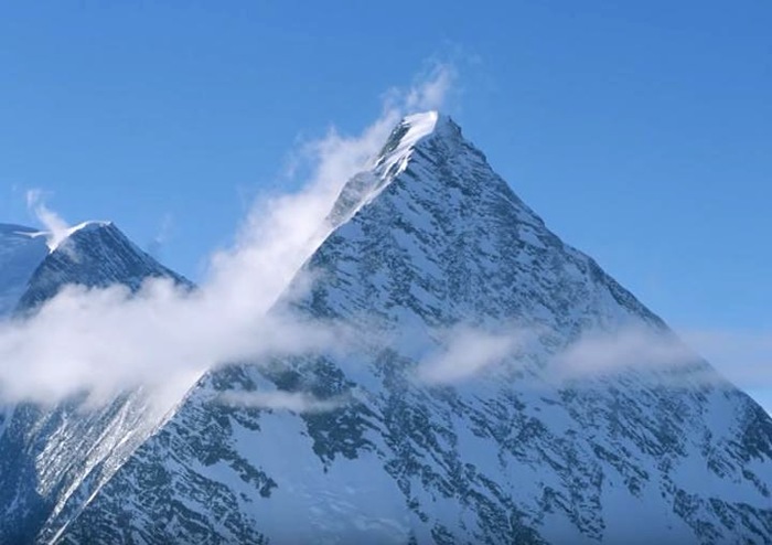 ¿Podría esta cosa descubierta en la Antártida ser una antigua pirámide?