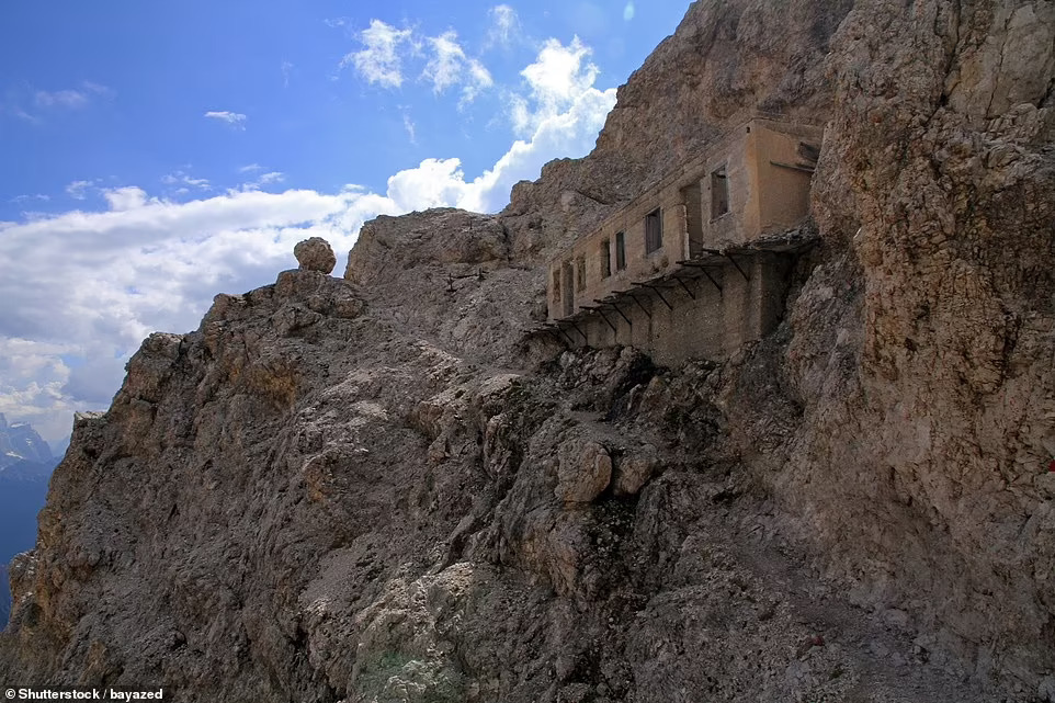 The Mystery Of The Ancient House Located On A Challenging 2,700-meter High Cliff Has Caused A Headache For Archaeologists