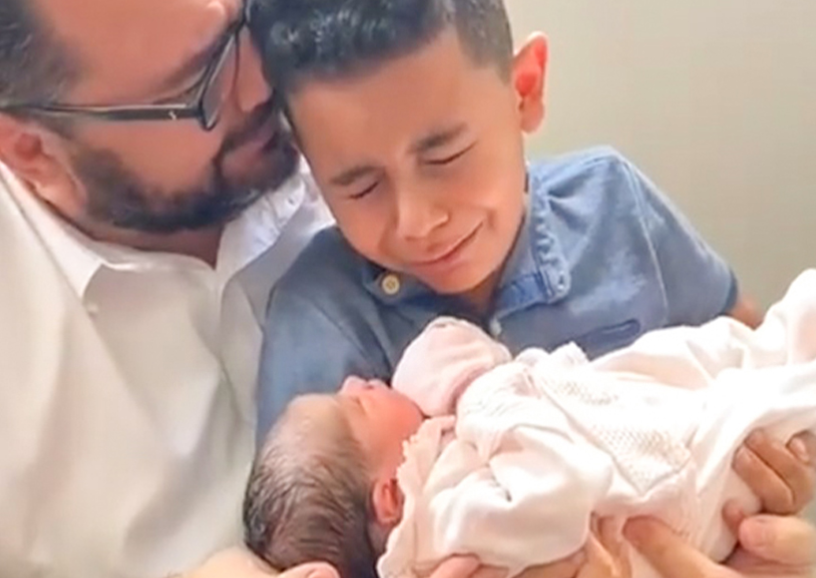 Powerful Reaction Of Father And Son Crying While Holding Miracle Baby